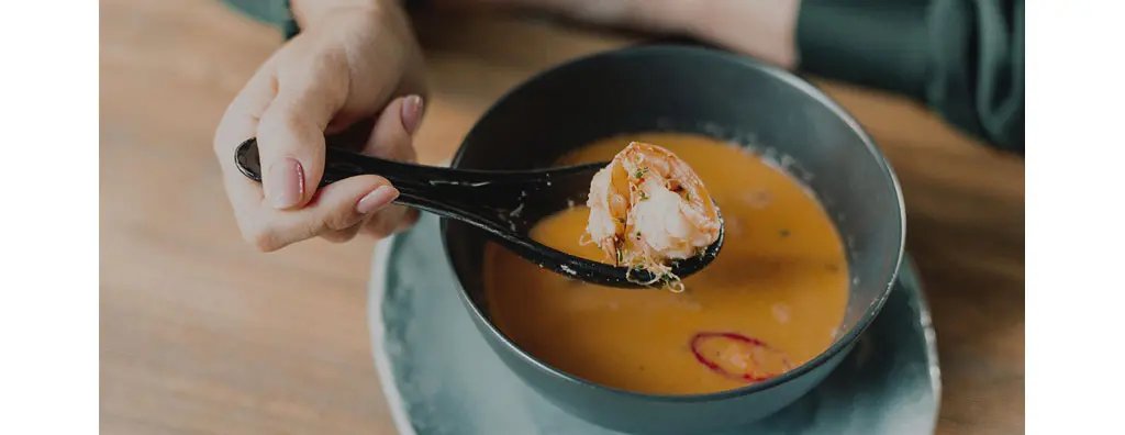 Creamy soup with shrimps